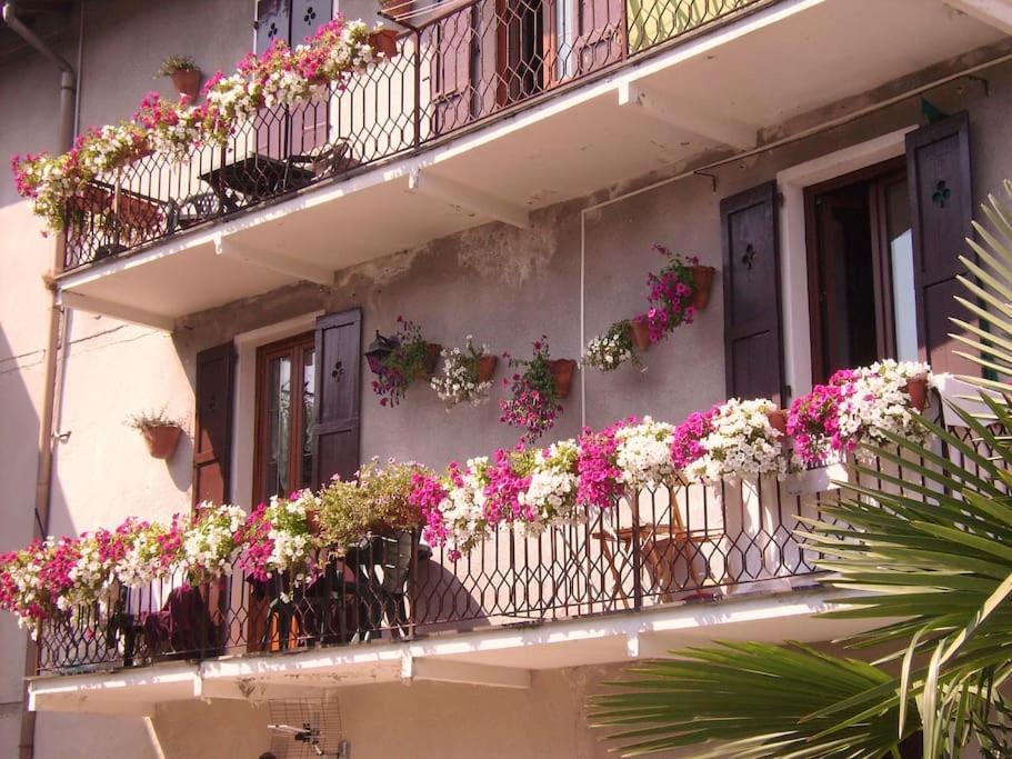 Charming Glicine And Azalea House Art And Colour With Lakeview Cadenabbia Esterno foto