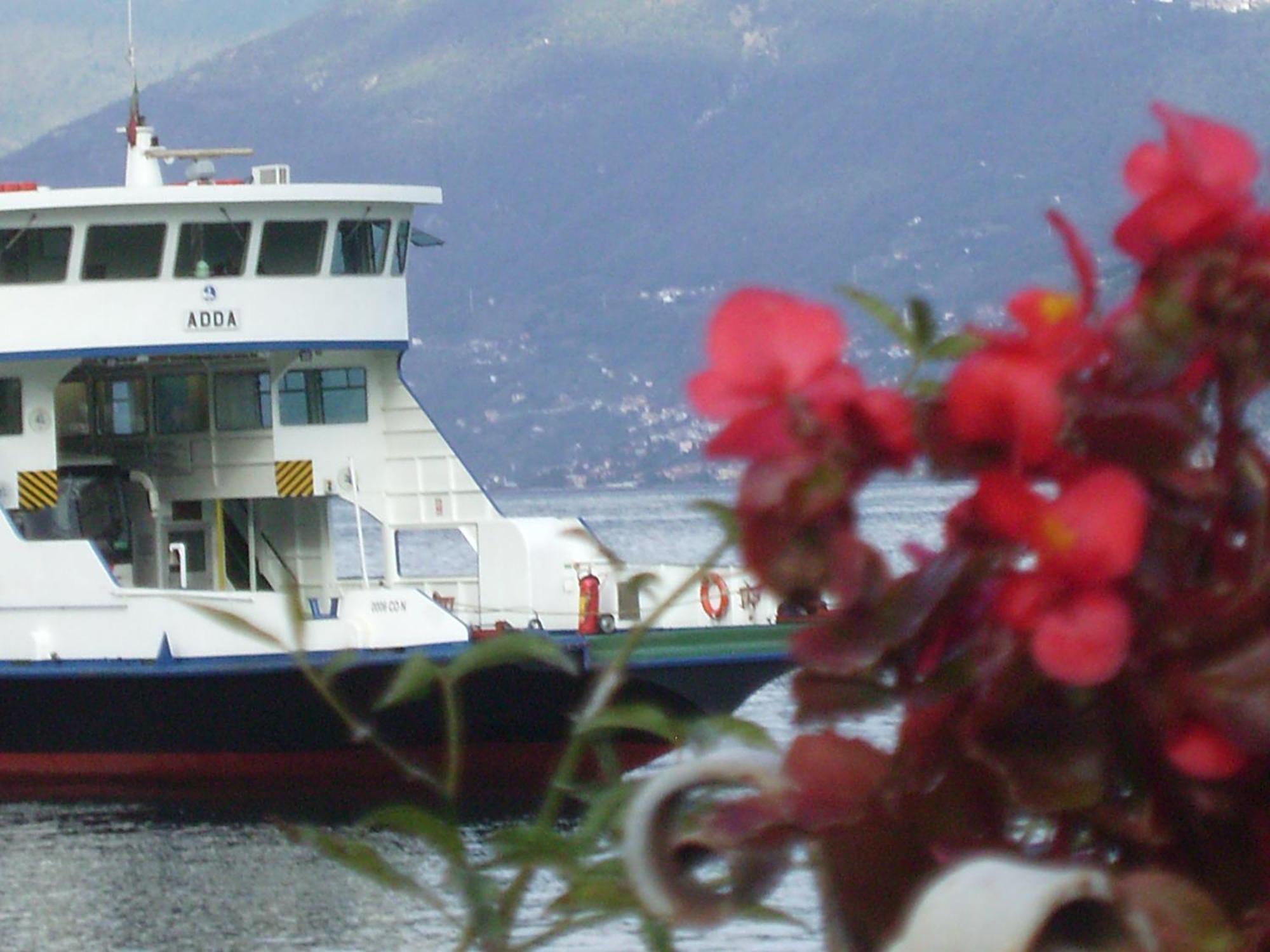 Charming Glicine And Azalea House Art And Colour With Lakeview Cadenabbia Esterno foto